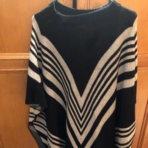 Woman’s pancho in excellent condition